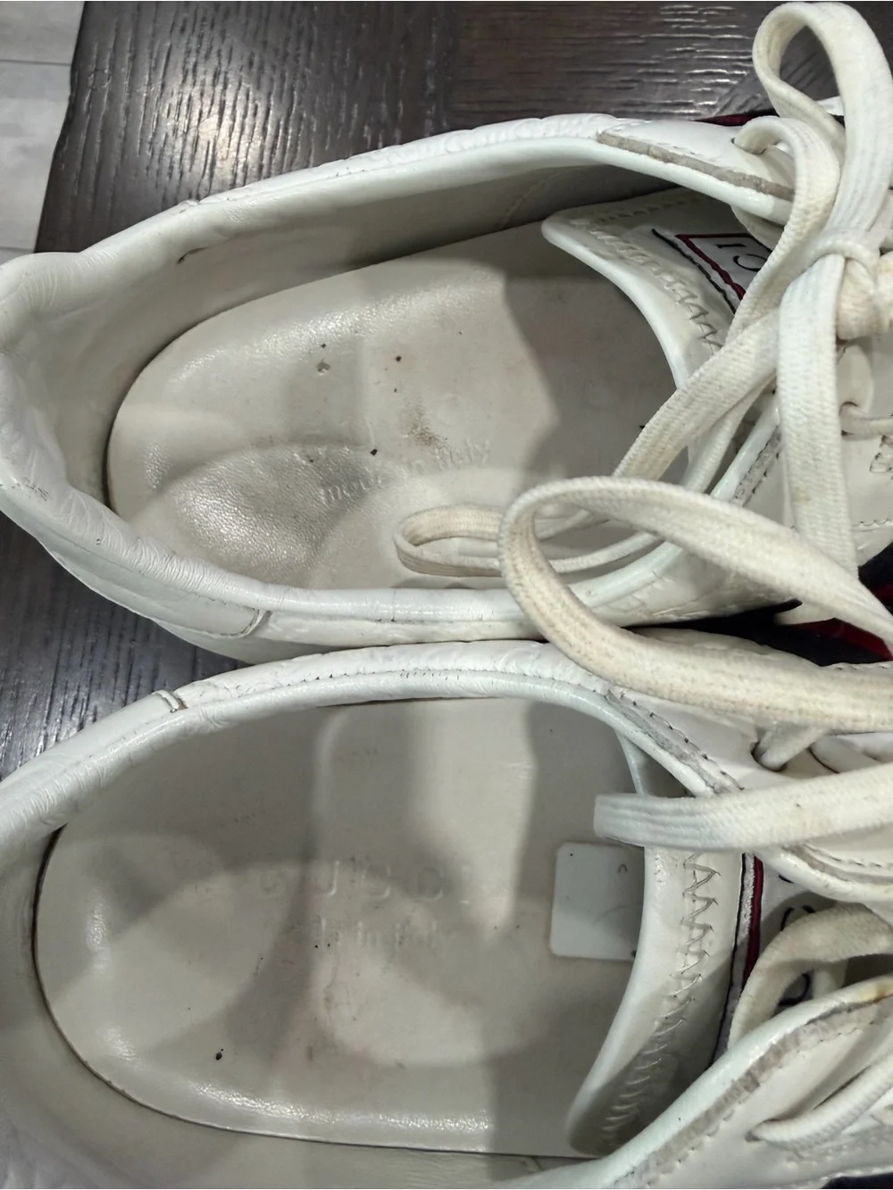 Gucci White Leather Low-Top Sneakers with Red & Blue Web